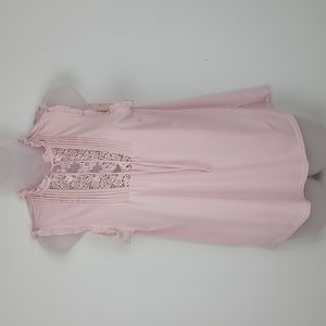 Express Lace Sleeveness Split Neck Blouse with Tie